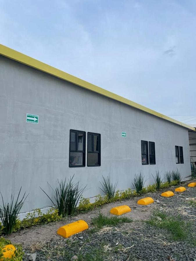 Check Inn Hostal Aeropuerto Gdl Las Pintas Ngoại thất bức ảnh