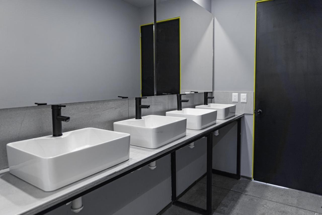 Check Inn Hostal Aeropuerto Gdl Las Pintas Ngoại thất bức ảnh